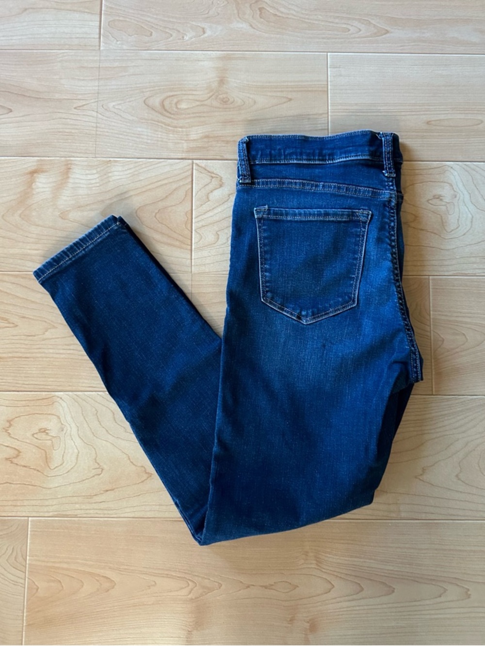 🌺 2/$20 Banana Republic medium wash petite skinny jeans 28p or 6p